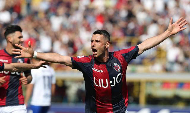 AC米兰告捷，意甲争冠形势日益明朗(ac米兰意甲赛程)