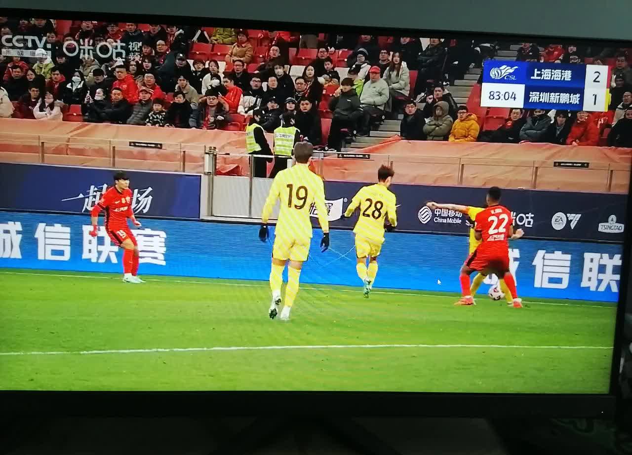 包含热门球队成功取得胜利，逐步拉开了积分差距的词条